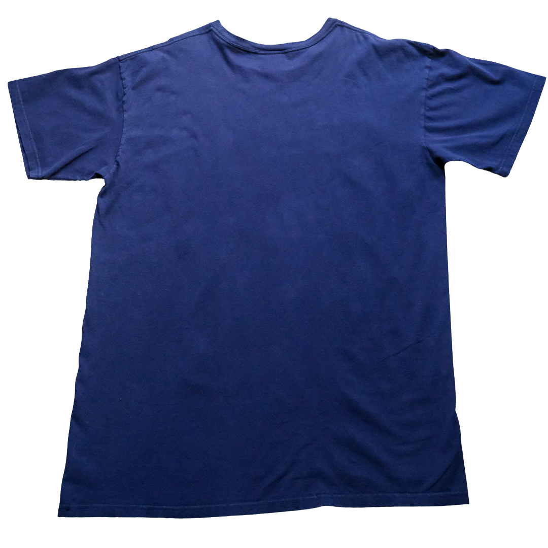 00s WDW ソーサラーミッキー ビッグ Tシャツ(ネイビー) | COMPASS
