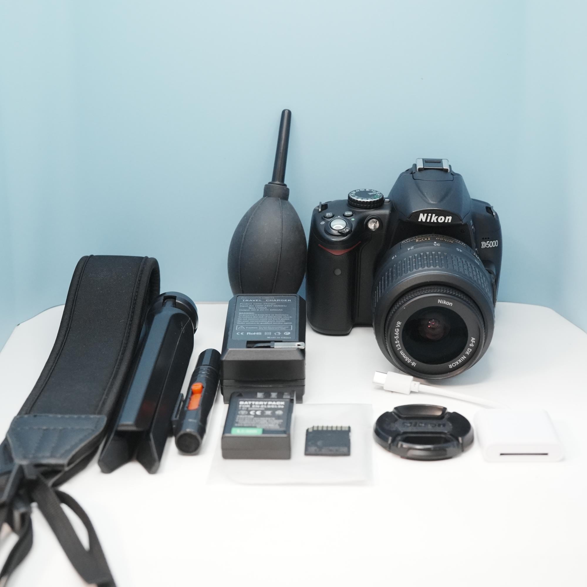 Nikon D5000 一眼レフ スマホ転送OK フルセット 美品 シロクマカメラ