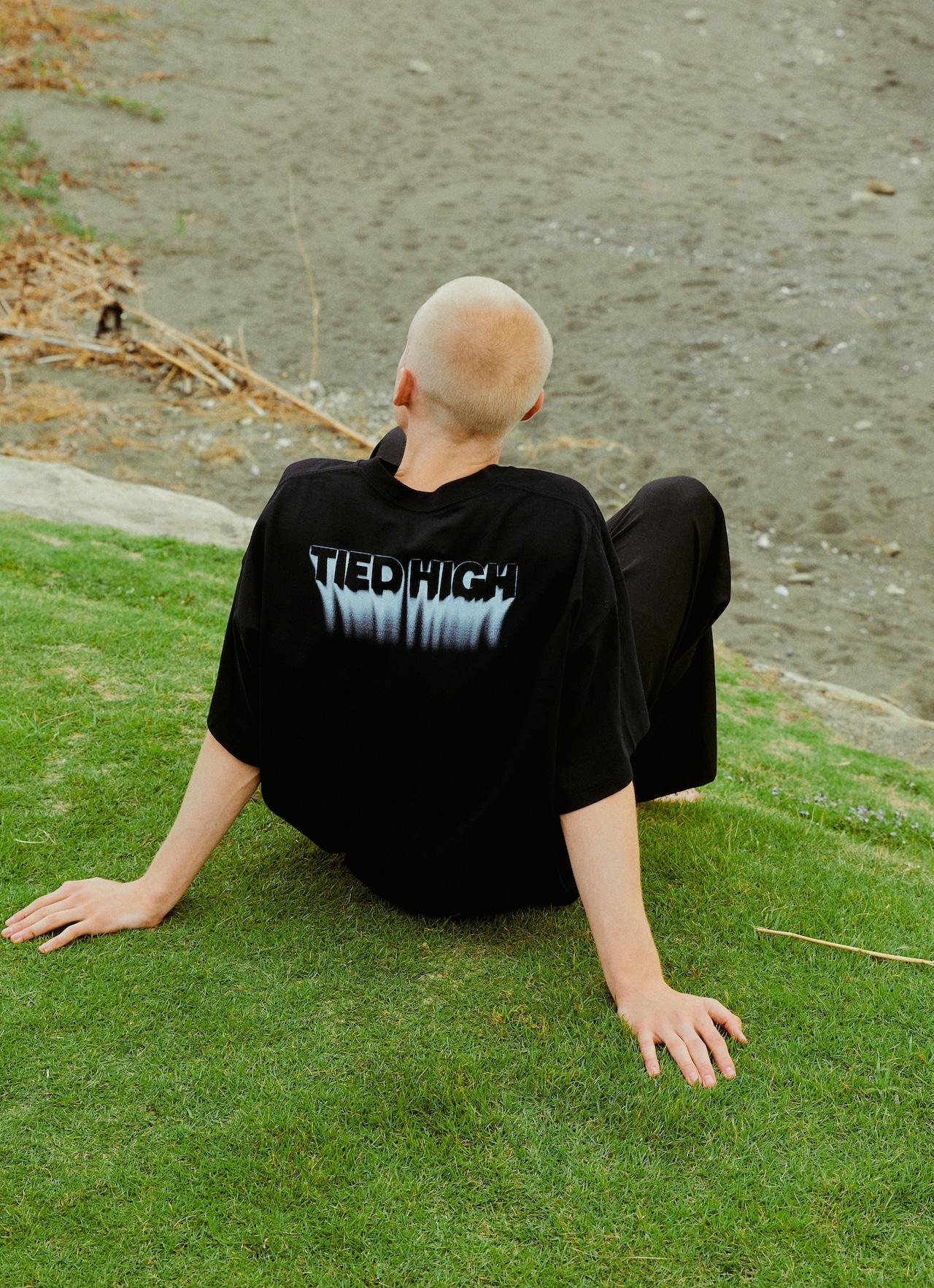 "TIED HIGH"  BIG T shirt  （Black × Orange）