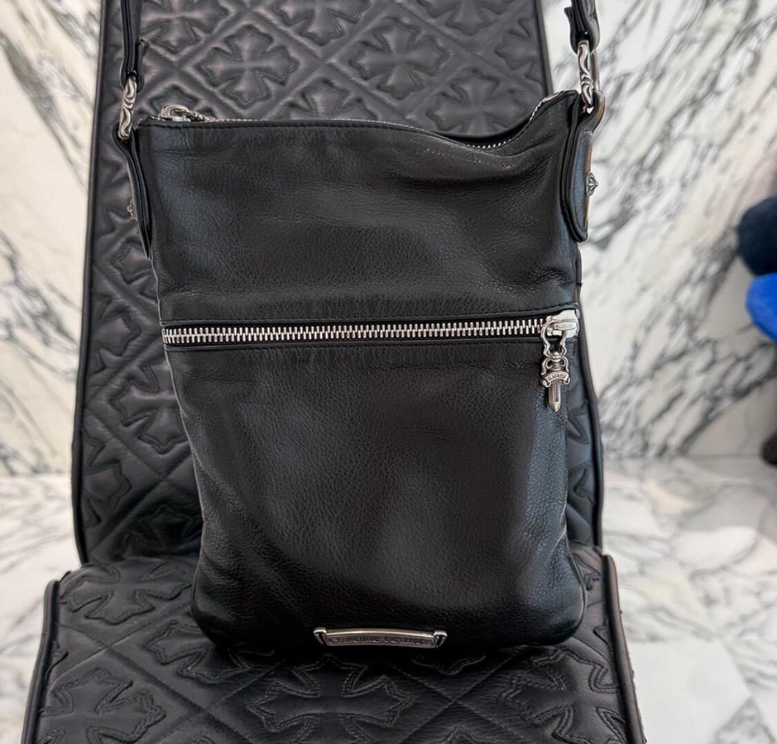 CHROME HEARTS クロムハーツ PERRY Leather Shoulder Bag ペリー CHROME HEARTS クロムハーツ PERRY Leather Shoulder Bag ペリー