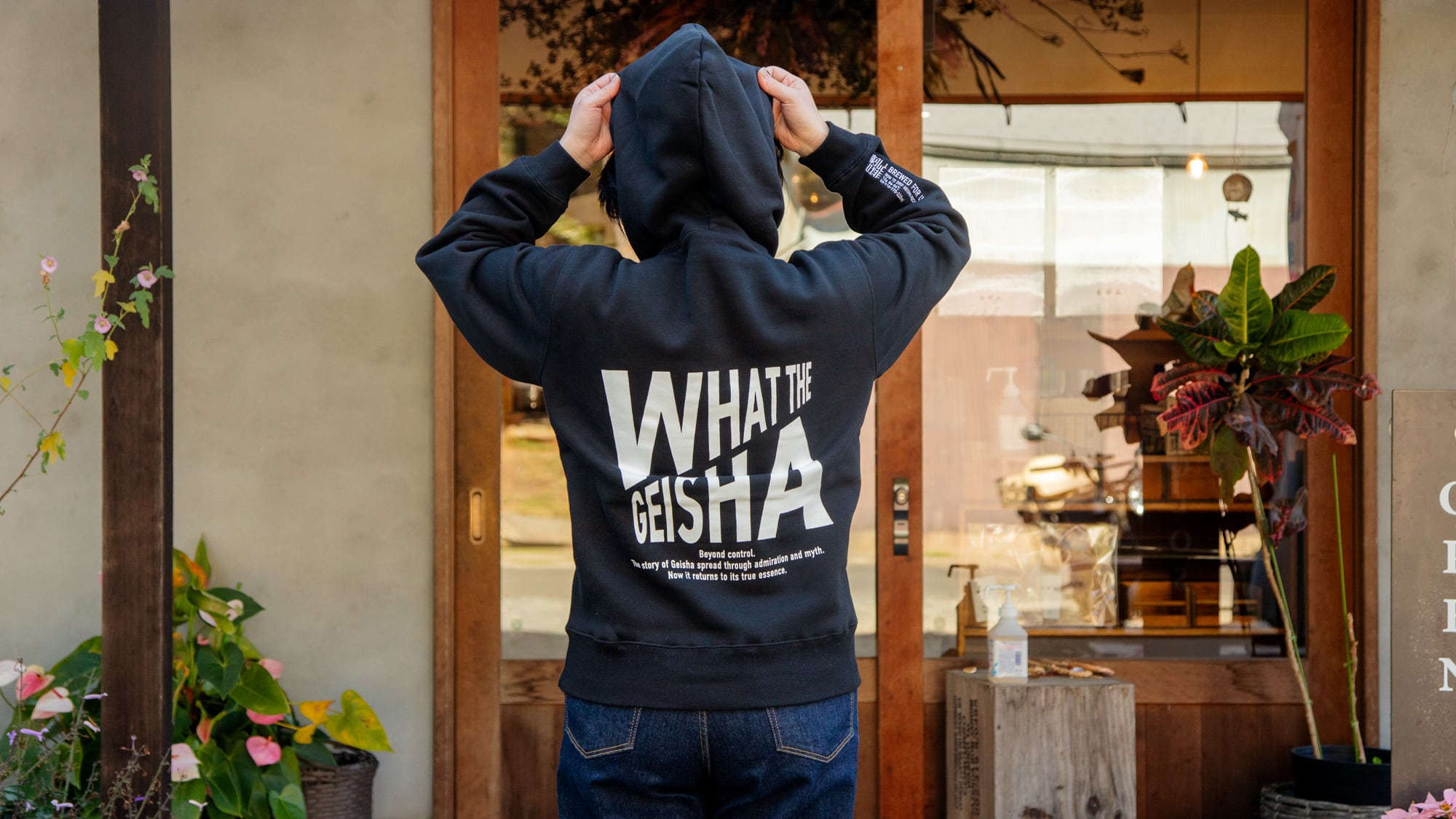 WHAT THE GEISHA HOODIE（パーカー） | 暮らしと珈琲｜豊かな暮らしと