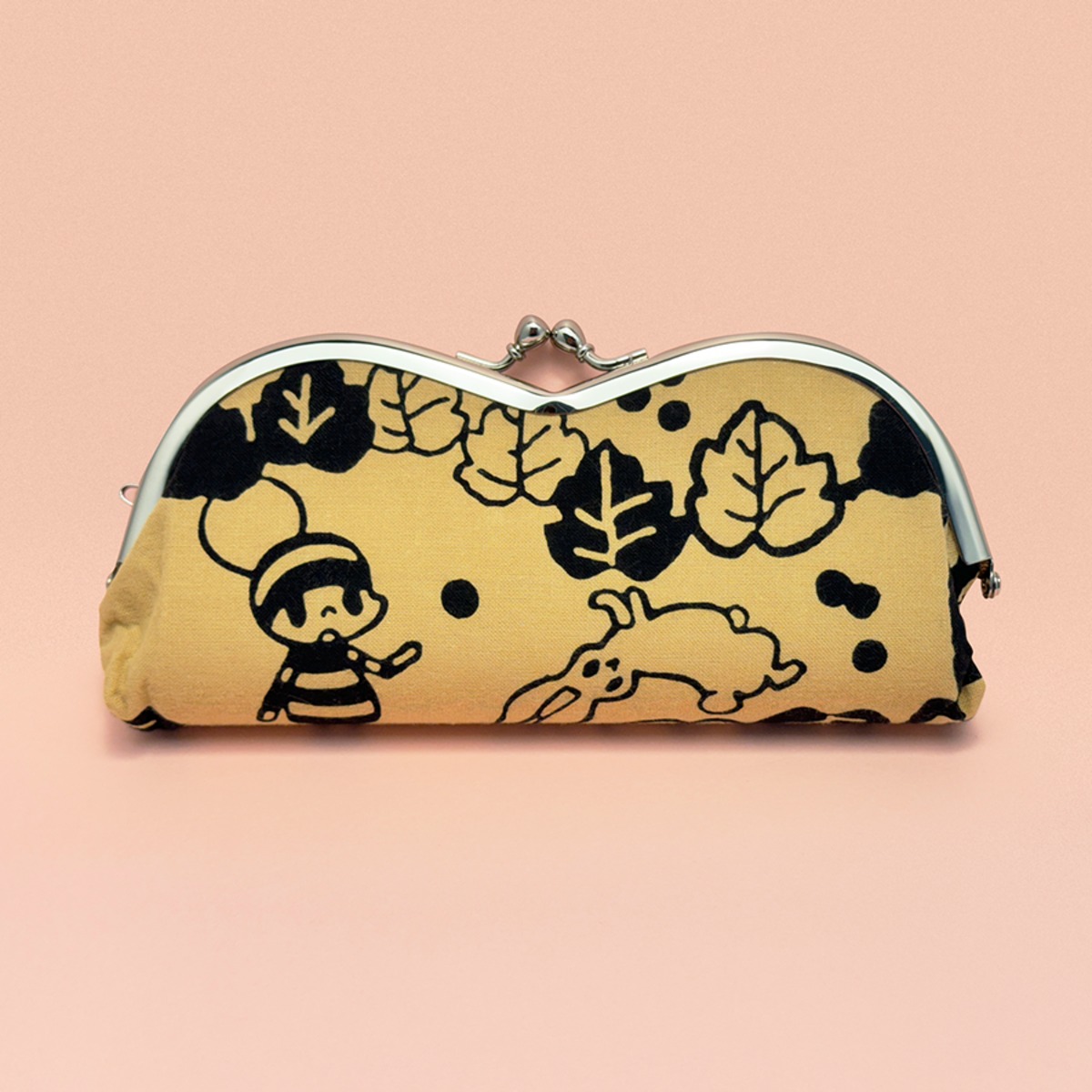 てぬぐいがま口メガネケース（茶） 蔦立涌 | まめつぶ屋