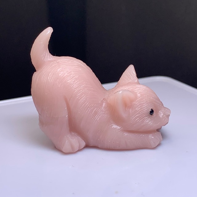 14.ピンクオパール猫・インテリア(訳)