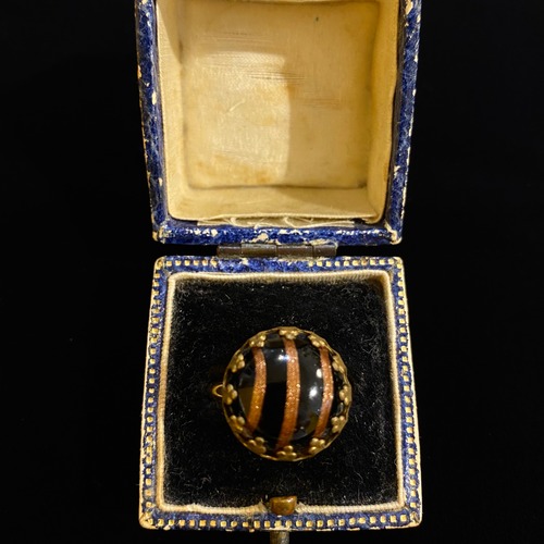 Black & bronze striped round ring