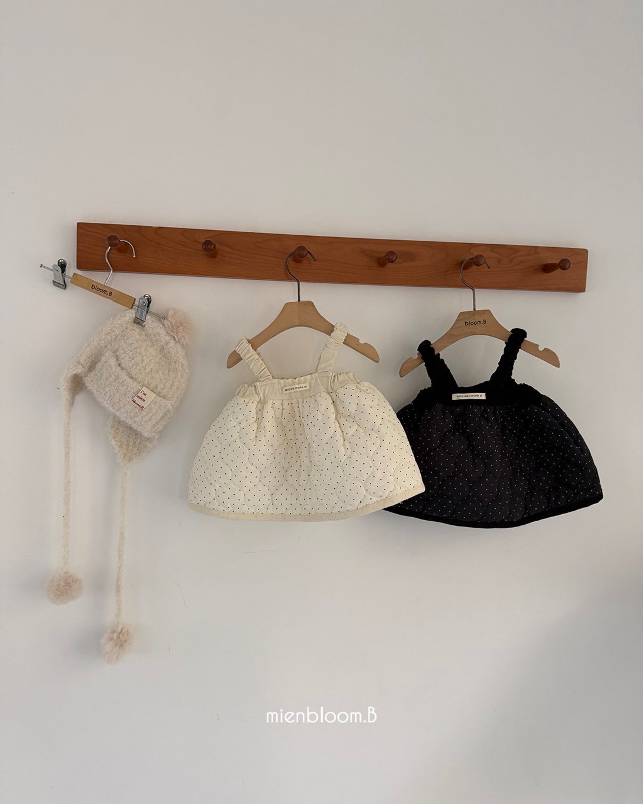 mien bloom B［取寄］buglepompom bonnet 26winter