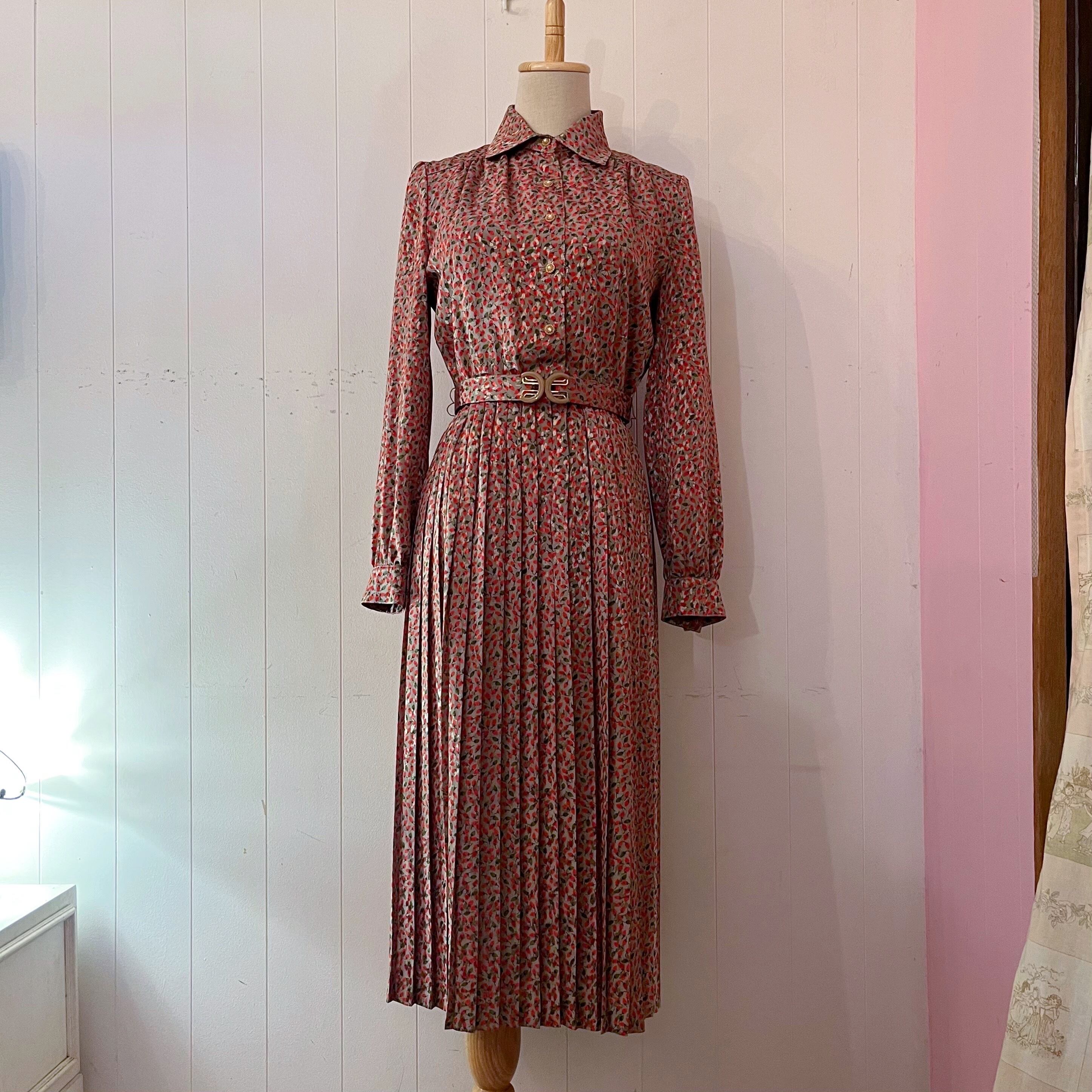 mini strawberry gold button one-piece