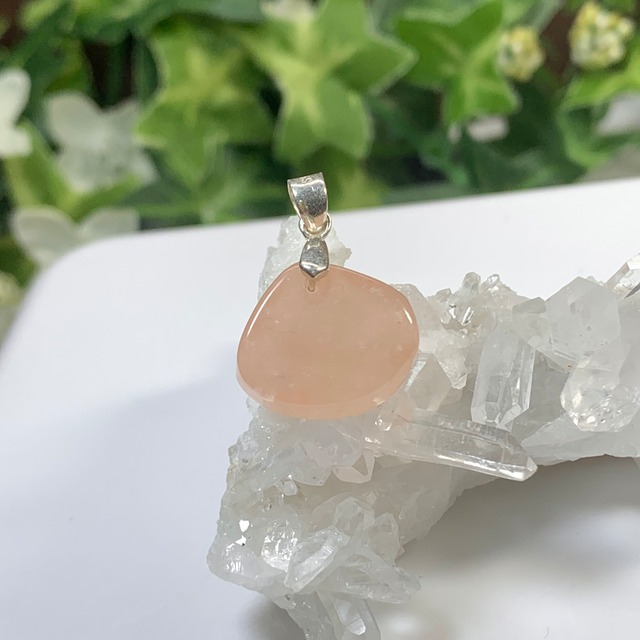 No2.モルガナイト貝殻・ペンダントトップ