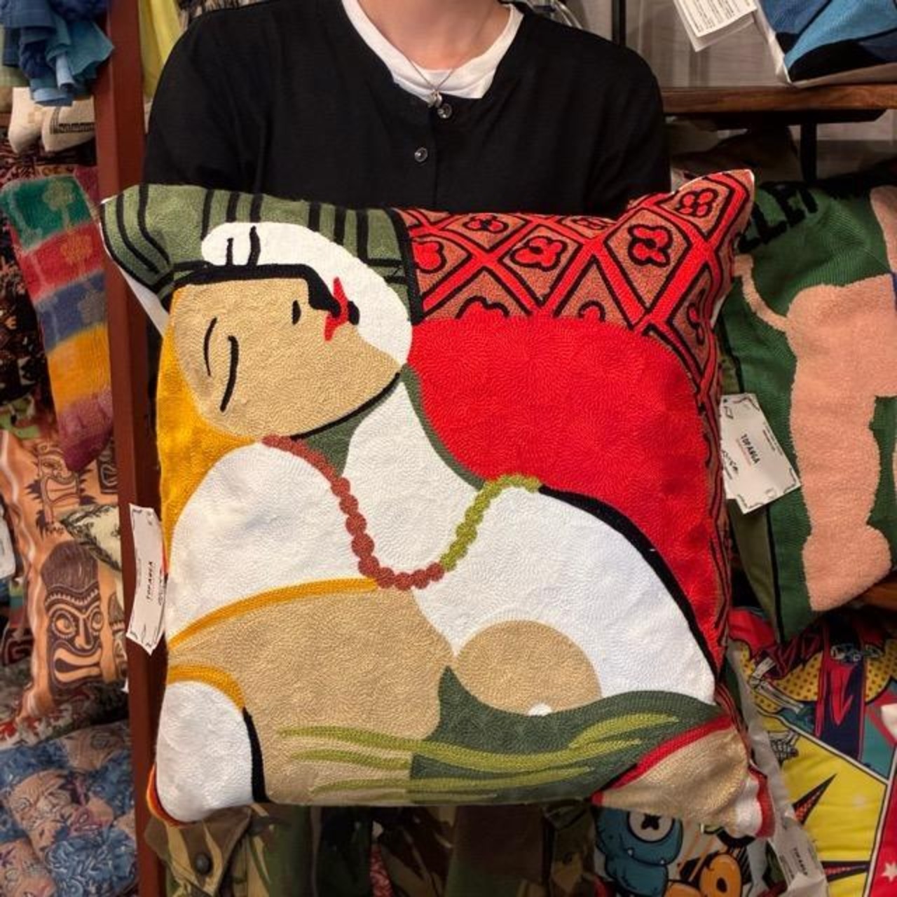 TOPANGA Homefurnishing Art Embroidery Cushion Cover　45×45cm　I　アートエンブロイダリークッションカバー　レッド　キュビズム　刺繍　