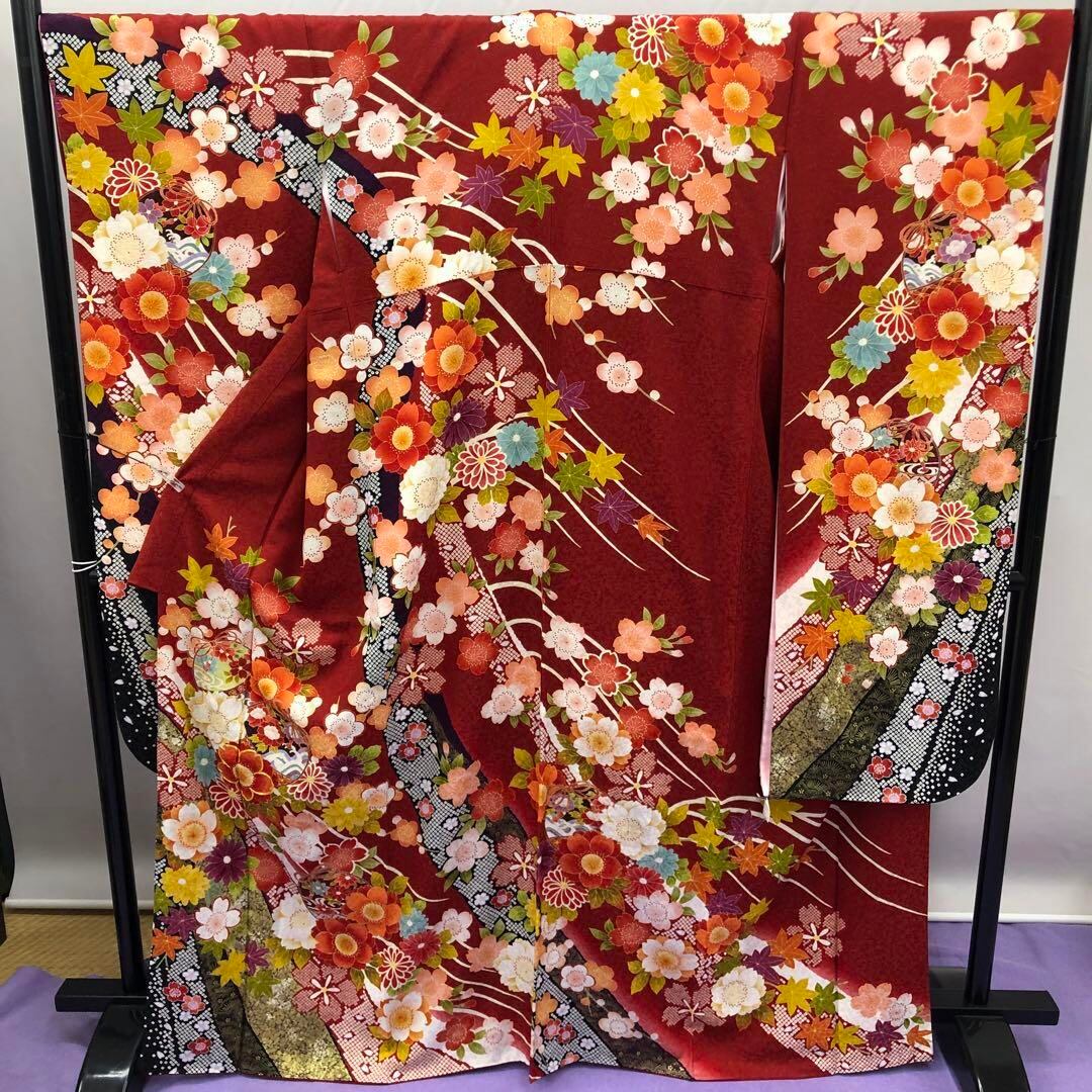 美品 桜に鞠模様 赤色 金駒刺繍 金彩 袷 正絹 着物 振袖・襦袢セット 08 美品 桜に鞠模様 赤色 金駒刺繍 金彩 袷 正絹 着物 振袖・襦袢セット 08