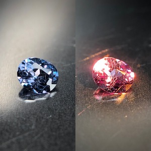 蠱惑のベキリーブルー 0.16ct 天然 カラーチェンジ ガーネット