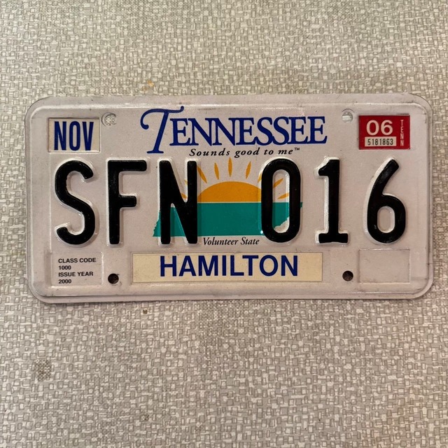 #424-13【2000年-2005年】ナンバープレート / ライセンスプレート 看板 ウォールデコ テネシー州 アメリカ