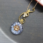 ボヘミアの森 / チェコガラスボタン ペンダント・ネックレス シックなブルー・金色の花 アンティークstyle