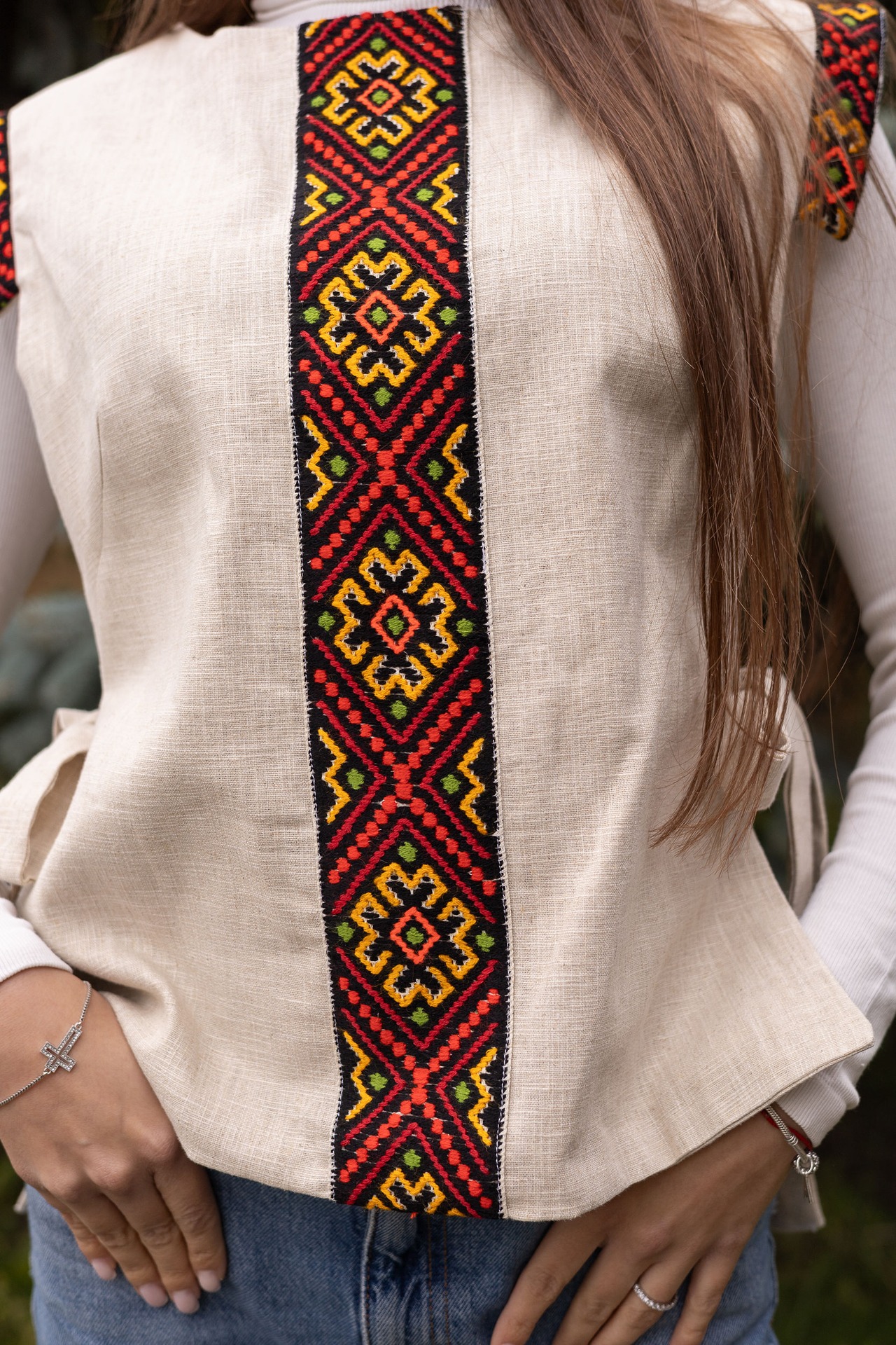ウクライナ刺繍ヴィシヴァンカベスト 平行縫い　手刺繍　ブラウス　麻　レディース・フリーサイズ - 6