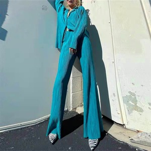 シャーリングツーピース オープンカラーシャツ+ロングワイドパンツ レディース セットアップ シャーリングスーツ 光沢 サテン とろみ スーツ ドレス トップス シャツ パンツ 長袖 襟付き プリーツ かわいい 大人可愛い きれいめ カジュアル 上品 おしゃれ かっこいい エキゾチック こなれ感 ラフ マニッシュ クール モード系 エレガント ワイルド デート お出かけ パーティー イベント リゾート 旅行 休日 バカンス ショッピング コンサート ライブ インスタ映え