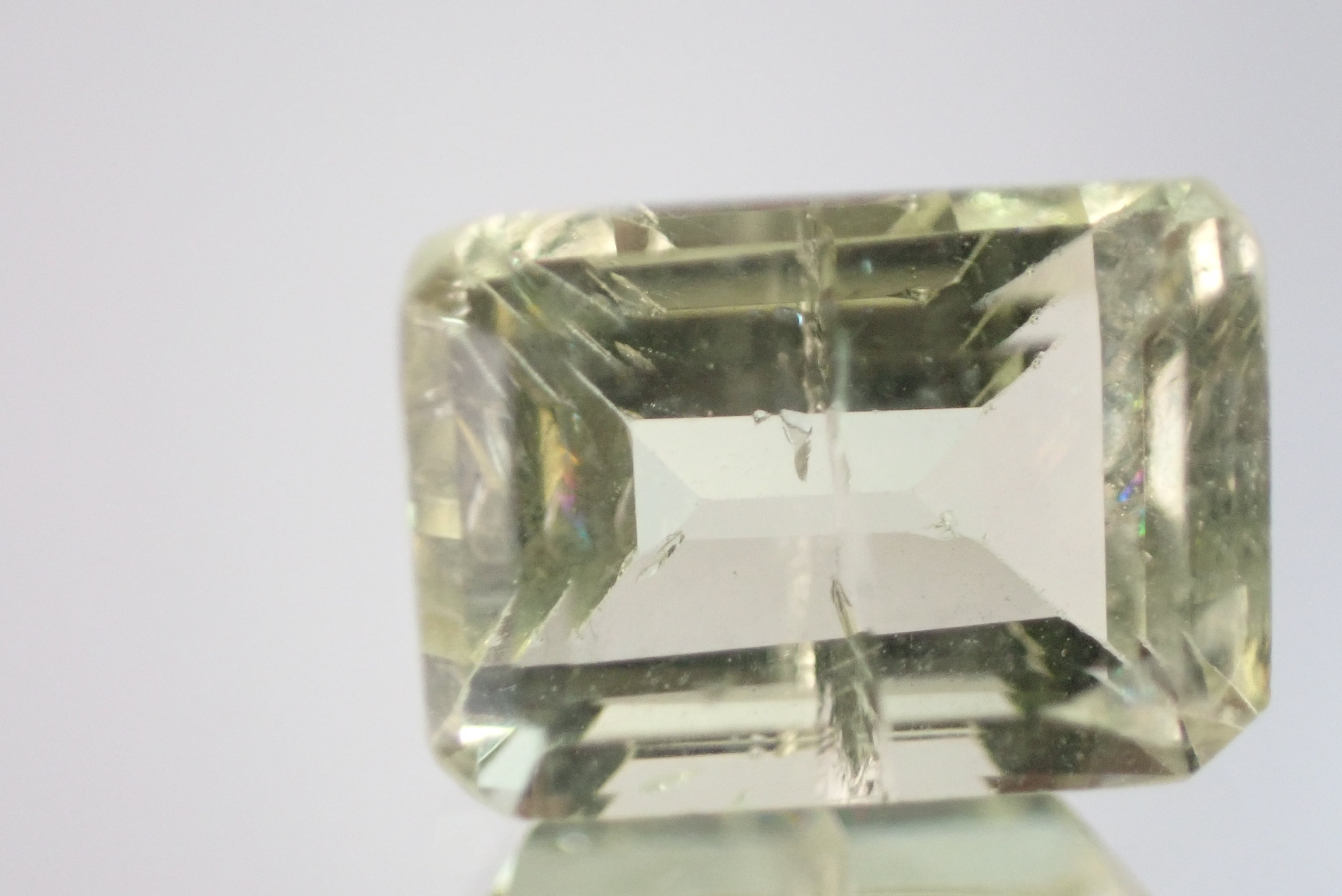 ヘリオドール(イエローベリル） 2.65ct [C12-351] | differencee