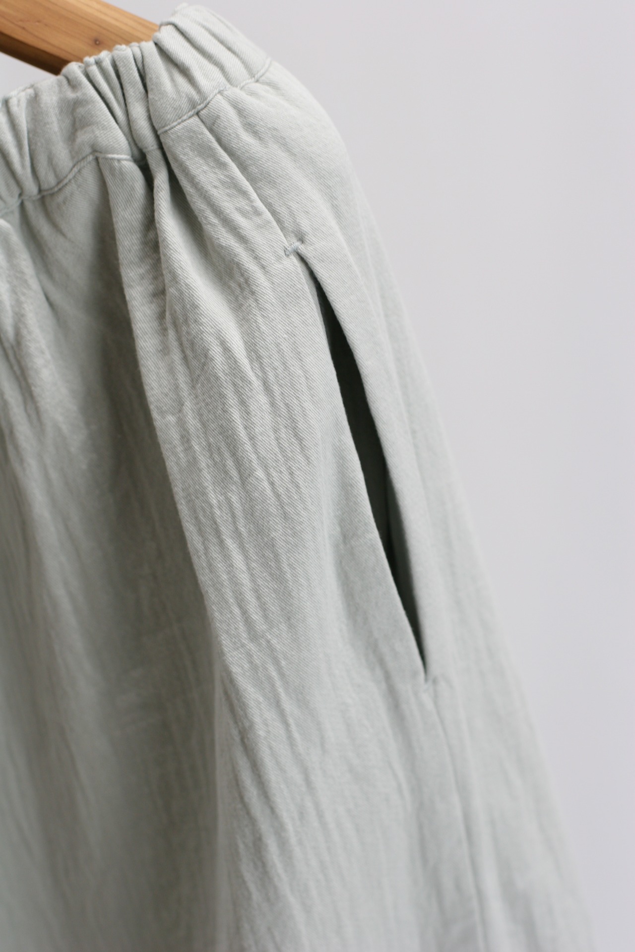 【ROBE de PEAU】Wide tuck culottes（RS018）