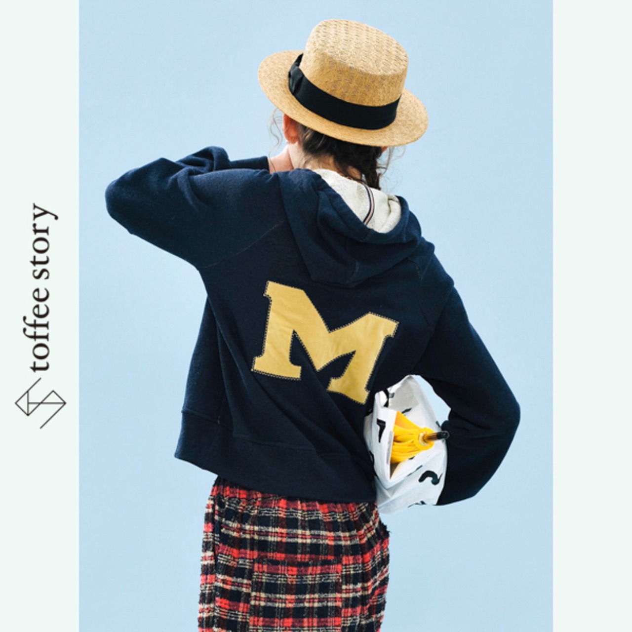 【2color】レトロカレッジ風「M」ロゴパーカー 《i0757》