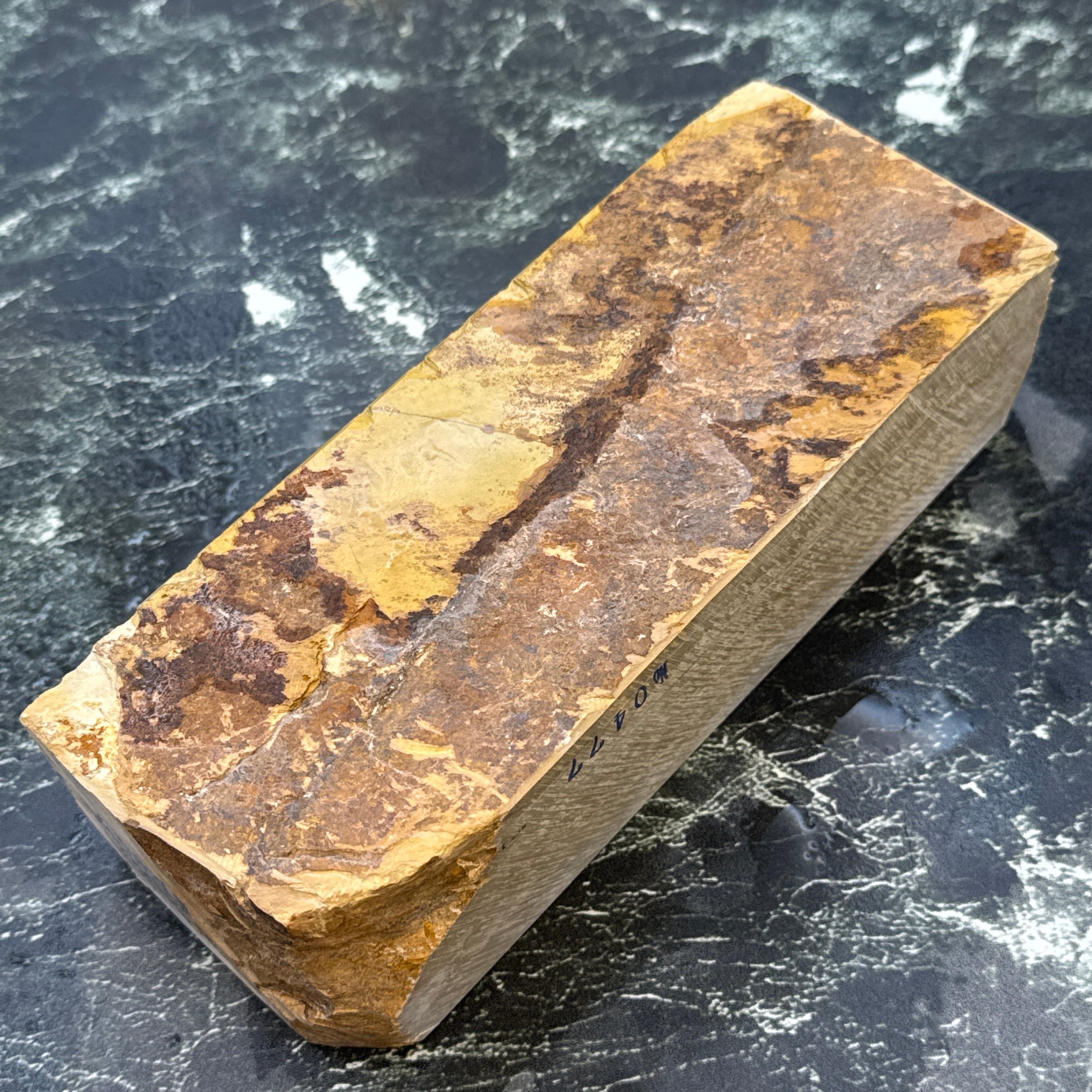 天然砥石 奥殿 本巣板 百切極上 1112g No.477 | 京都天然砥石蛸一郎