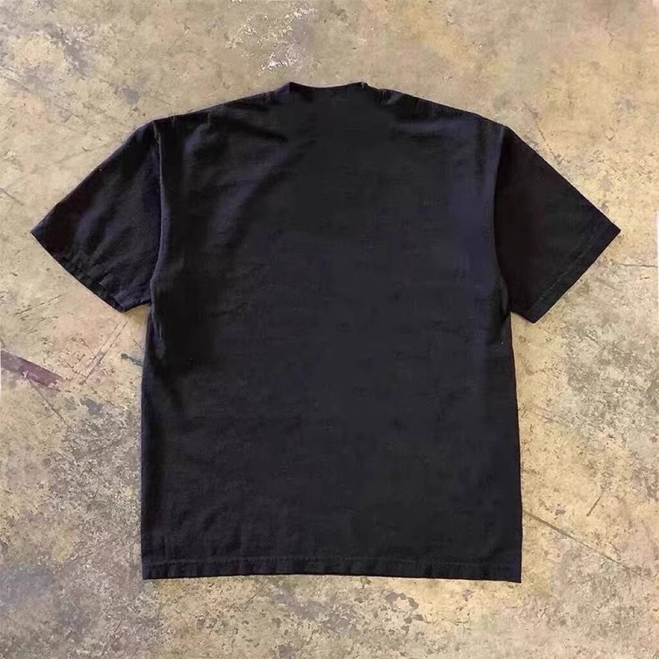SHADOW CURVES TEE