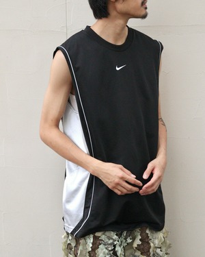 00's NIKE design sleeveless top.
