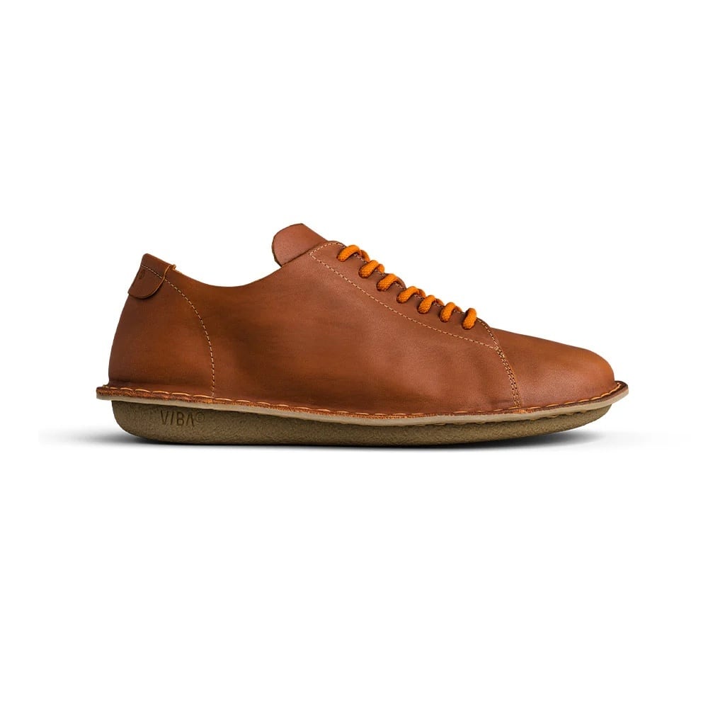 CLARKS Wallabee 