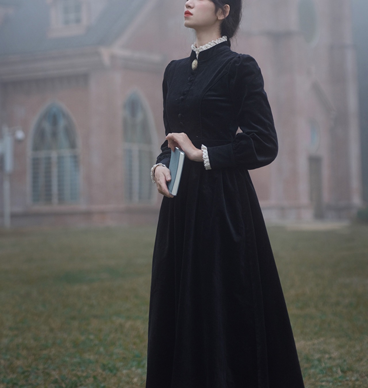 異世界への案内人〜ミスリザのドレス〜M22605