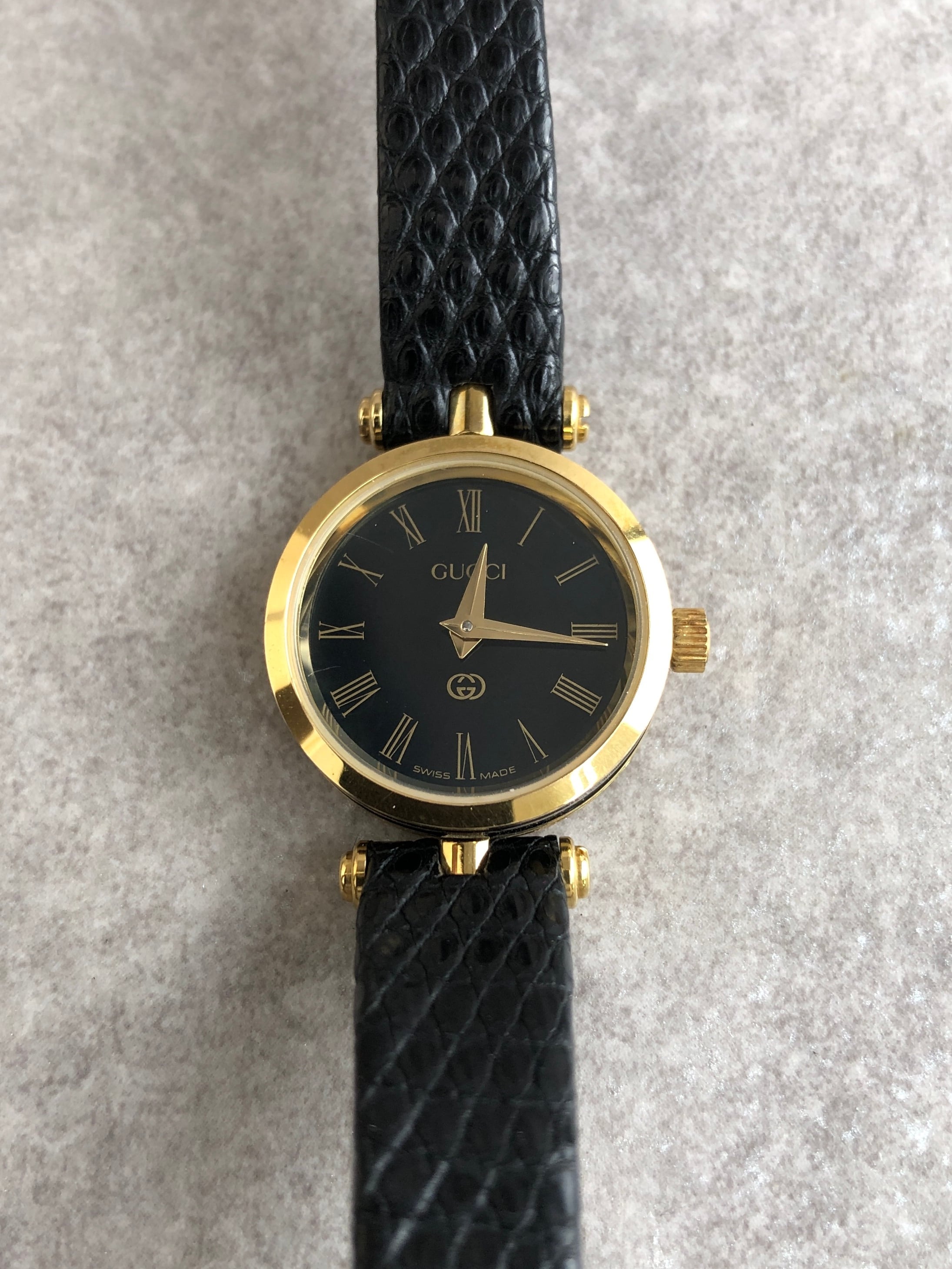 GUCCI グッチ 腕時計 ブラック ラウンドフェイス ローマ レザー