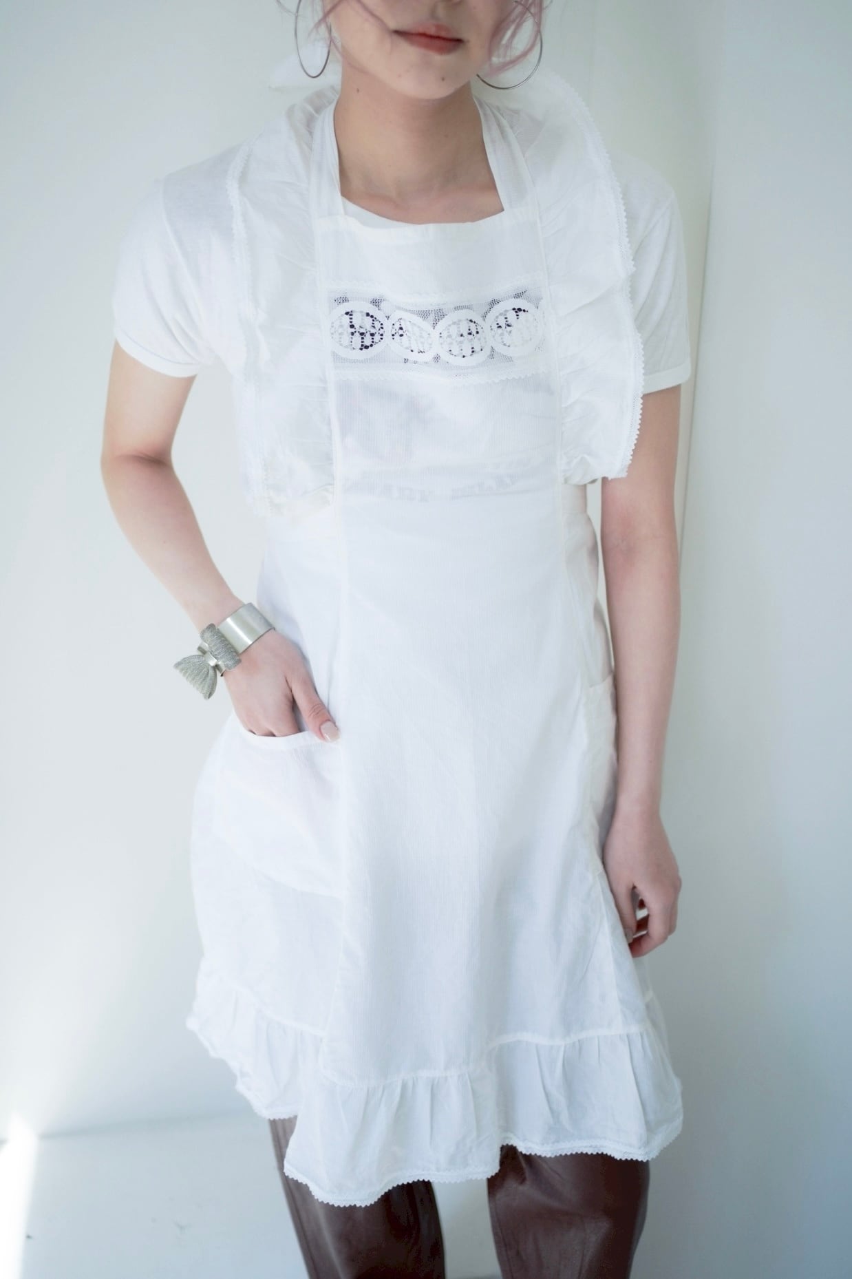 frill apron