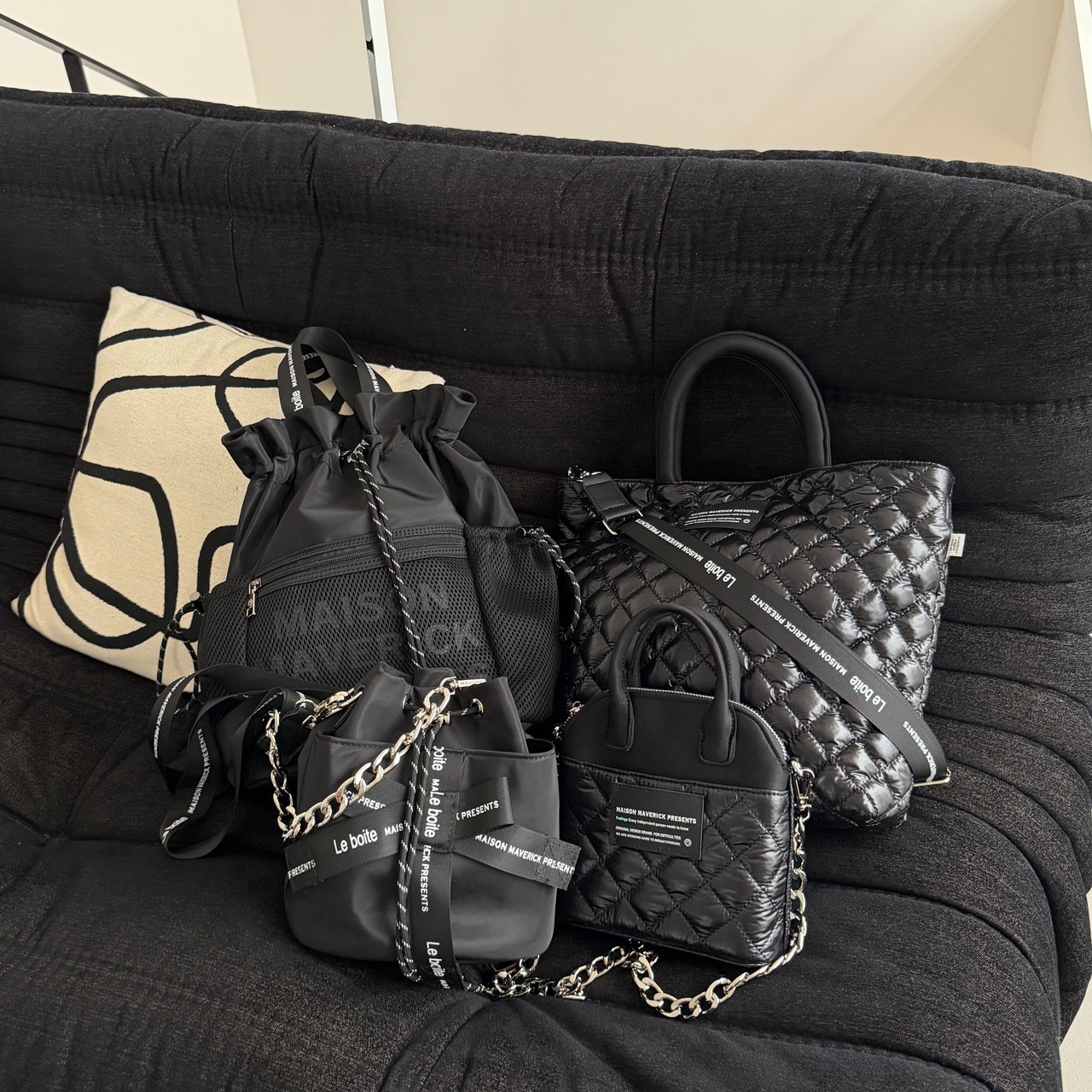 【受注予約：7月中旬入荷予定】nylon drawstring bag/black