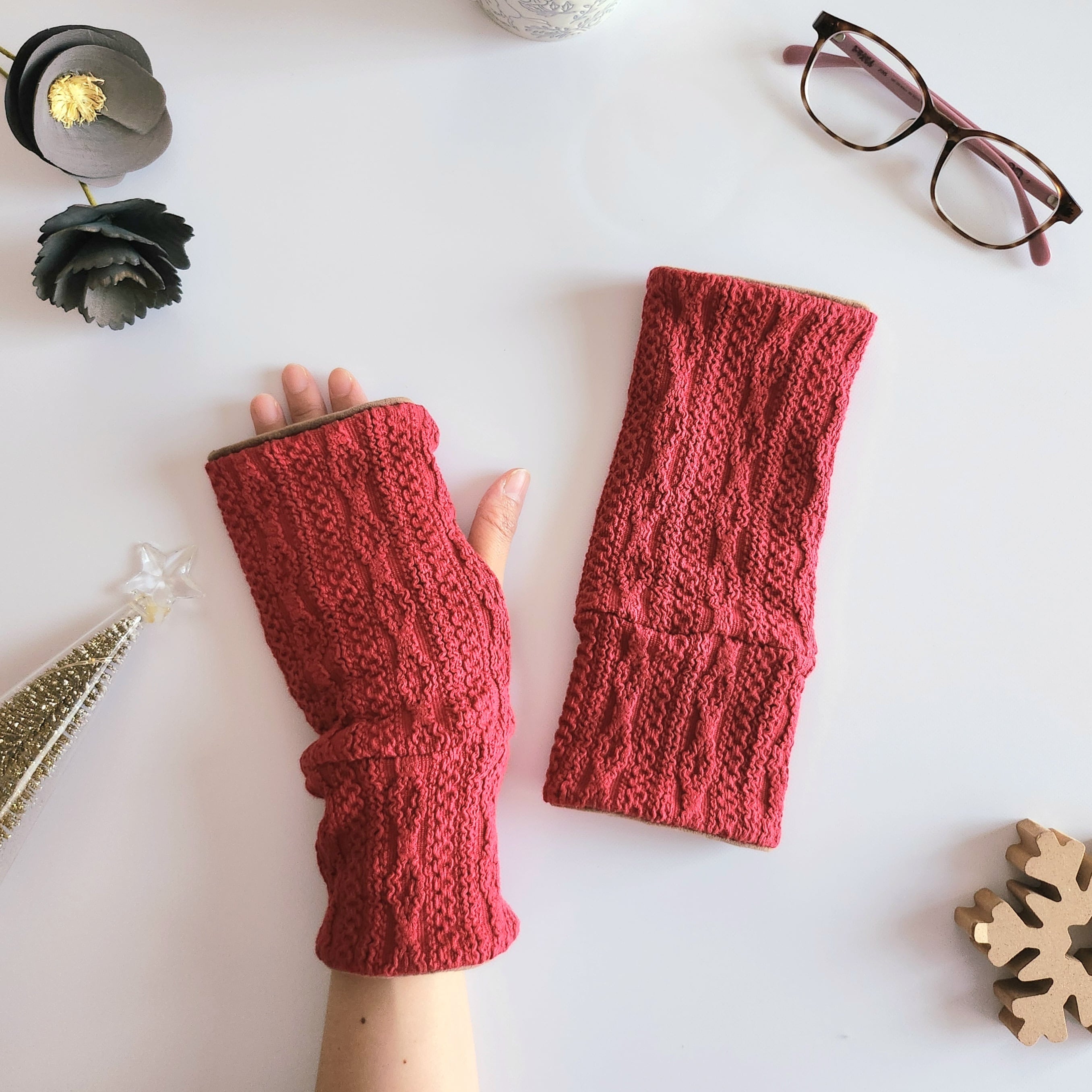 もちもち、暖か。アランニット×もちもちボアのハンドウォーマー│アームウォーマー│手袋【レッド】