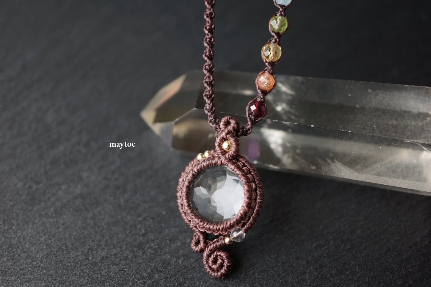 宝石質クリスタル&7色天然石厄除けネックレス<厄年のお守りに>【紐色チェンジ可】