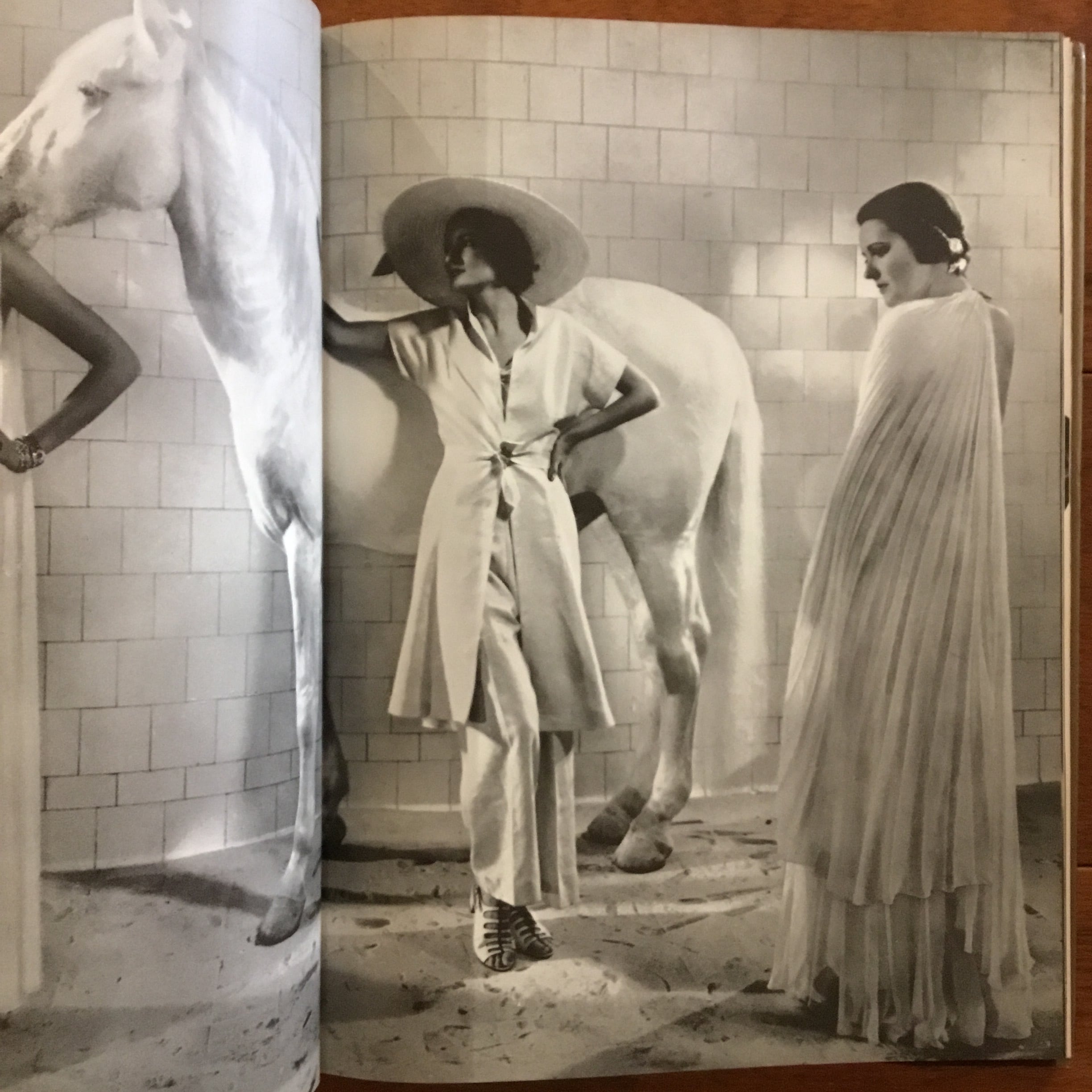 VOGUE Book of Fashion Photography 1919-1979 | Flying Books