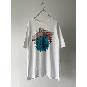 80's art print T-shirt
