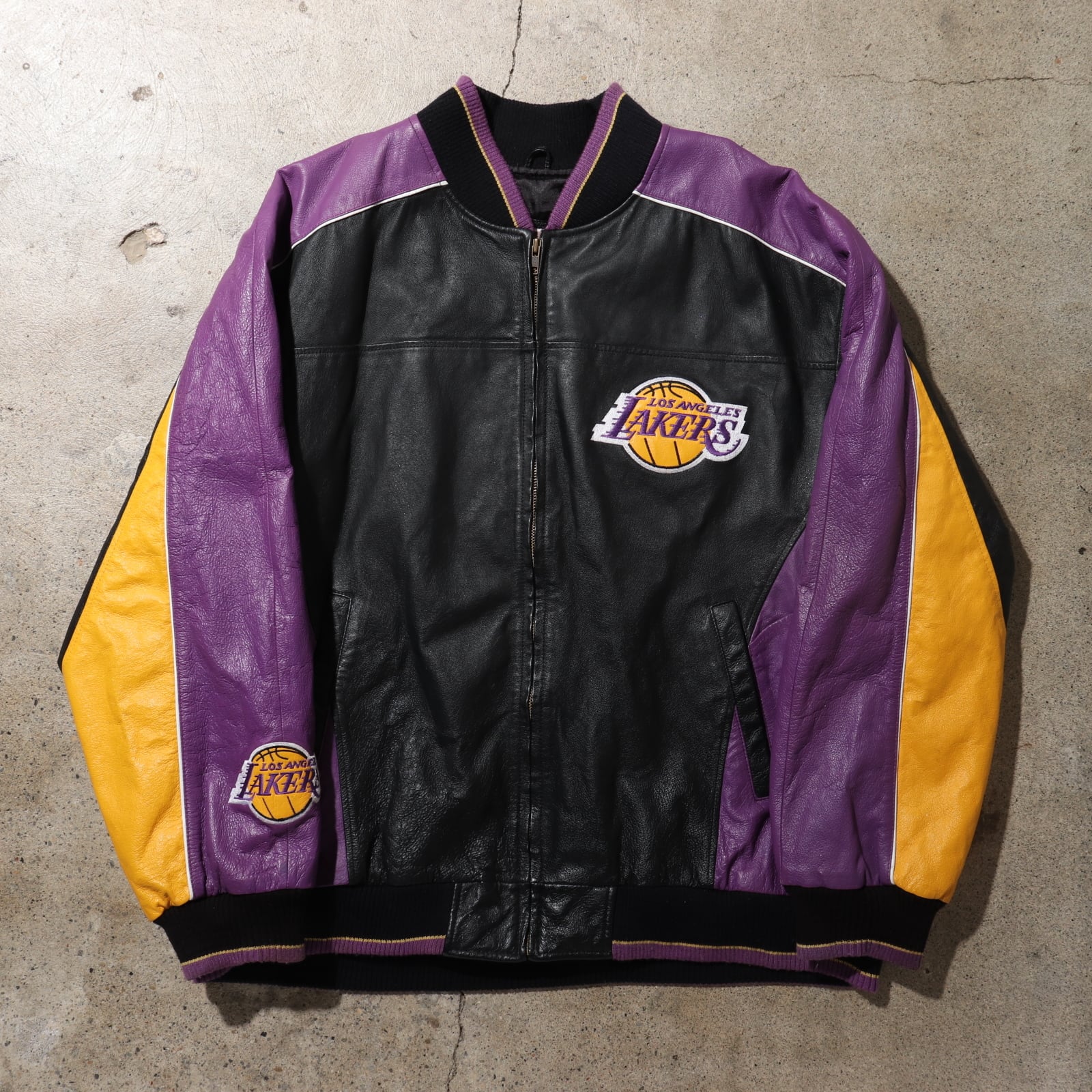 美品 XL Los Angeles Lakers 総刺繍 本革 レザージャケット レイカーズ 