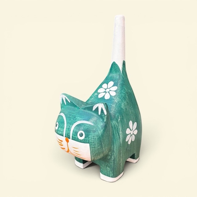木彫りアニマル 猫 しっぽピーン 手描き かわいい ナチュラル インテリア 木製 置き物 手作り ハンドメイド sanpoti-kbr2601
