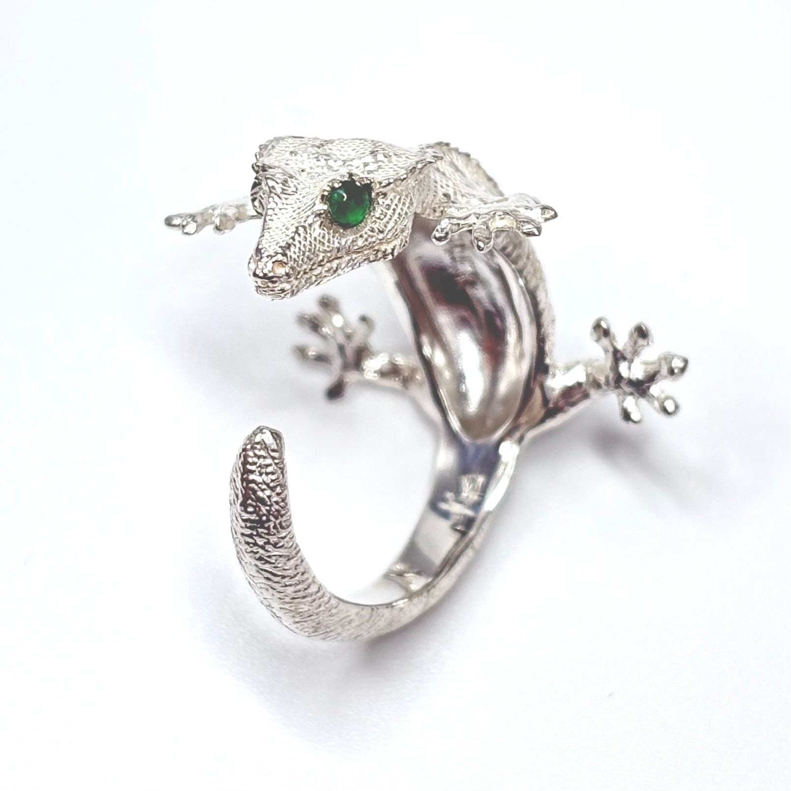 【期間限定商品】クレステッドゲッコーベビーリング(エメラルド)