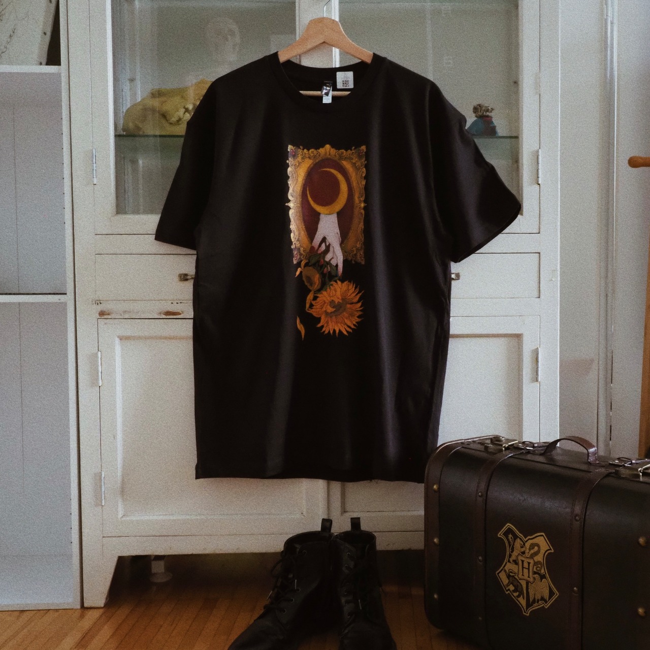 sunflower that loved the moon T-shirt