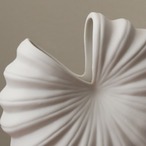 セラミック花瓶 ジャスパー シェル 貝殻 扇形 陶器 フラワーベース インテリア雑貨 マリン デザイン おしゃれ 北欧風 海 装飾品 ホワイト