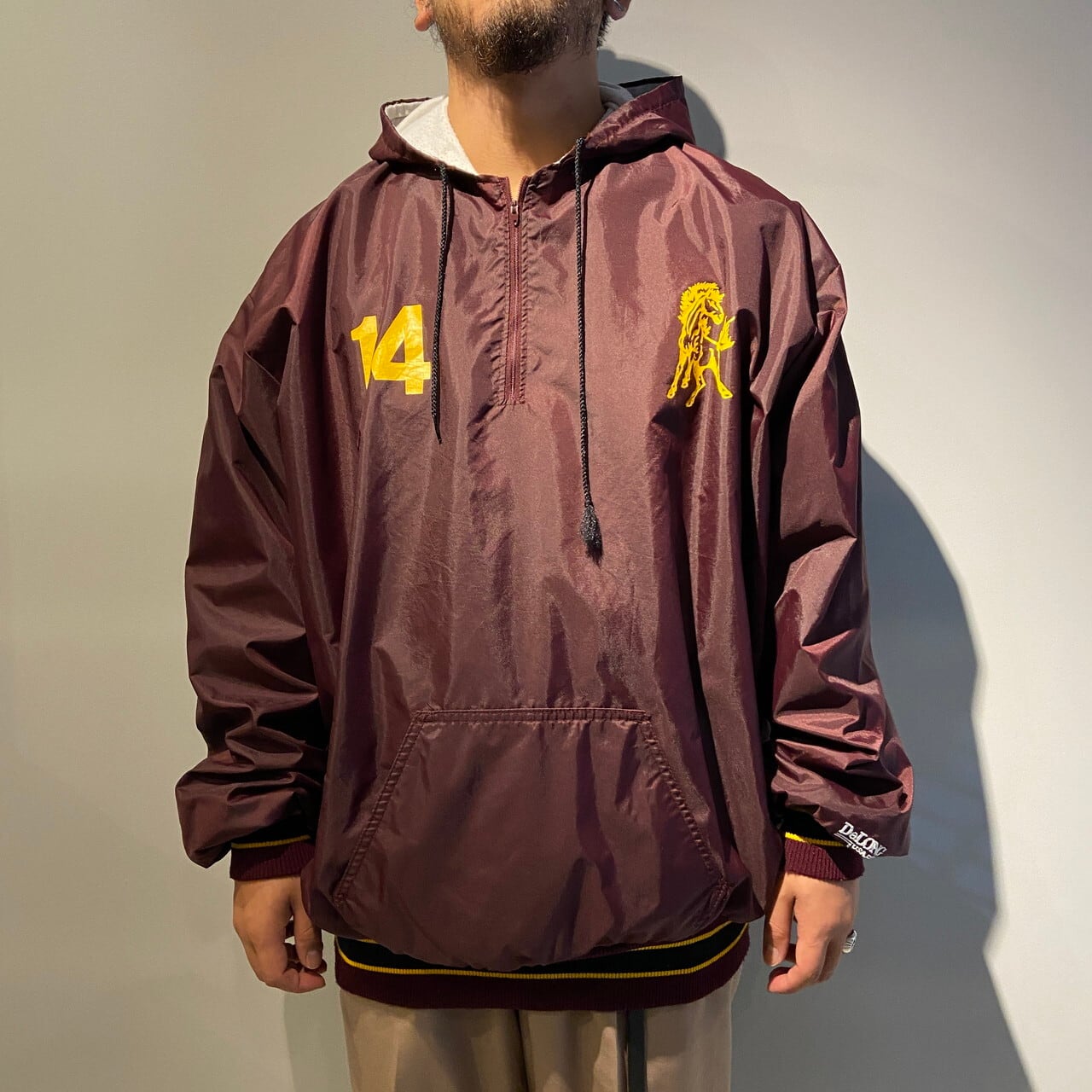 ナイロンプルオーバージャケット メンズ2XL 相当 古着 カレッジ BASKETBALL ナイロン ウォームアッププルオーバー ハーフジップ  チームロゴ ビンテージ ヴィンテージ ワインレッド【ナイロンジャケット】【HA10】【cs2212-10a】 | cave 古着屋【公式】古着通販サイト