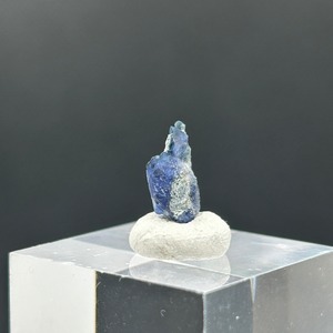 ベニトアイト Benitoite【ベニト石】