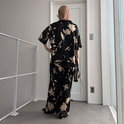 【受注予約:5月下旬入荷予定】柄マットサテンオープンカラーSH/ブラック