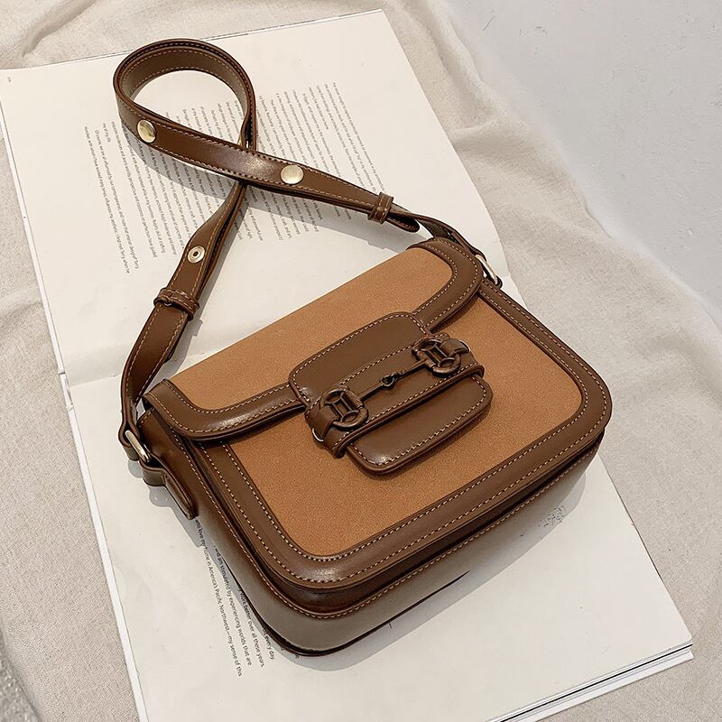 オータムウィンターレッド 秋物 冬物 スクウェア メッセンジャーバッグ Tiancai_Wing_Bag62734306707