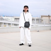 UNTRACE(アントレース)リネンファブリック、ハーフジッププルオーバー、オーバーパンツコーディネート