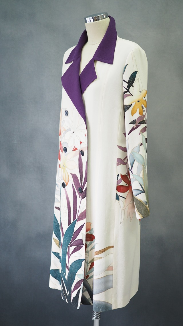 Regenerated Kimono Royal coat – Handcrafted in Japan/MODERNIST BOTANICAL COMPOSITION  着物リメイクのロイヤルコート｜日本のヴィンテージシルクを再生した一点物/モダニスト草木図