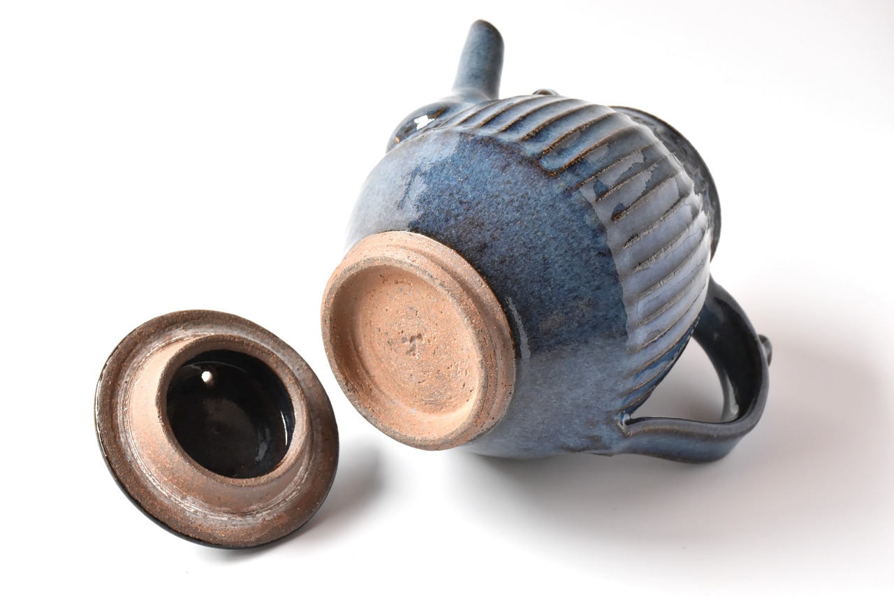 小代瑞穂窯 / 福田るい : しのぎ ポット (大) 青