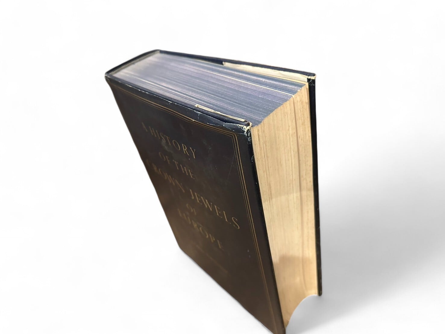 RD001】【FIRST EDITION】A History of The Crown Jewels of Europe