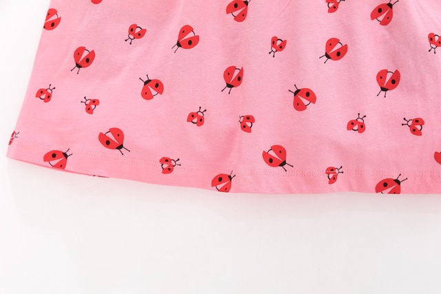 大人気デザイン　女の子　子供ワンピース　お洒落　てんとう虫絵柄　　フリル　　 カジュアル シンプル　幼稚園　保育園　小学校　綿肌ざわり通気性抜群な綿100％♪　お出掛けの 日にオススメです
