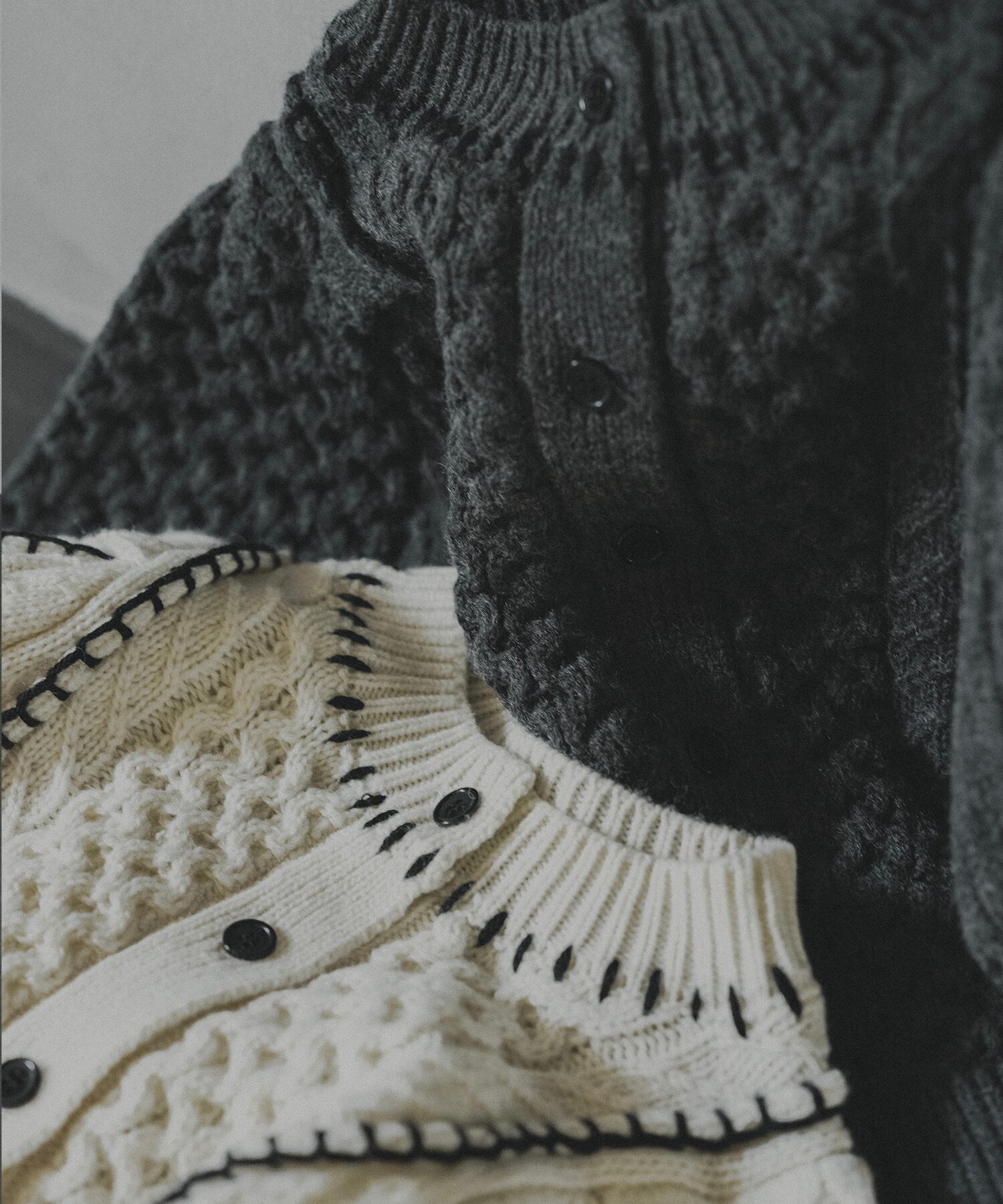 HAND STITCH DESIGN CABLE CARDIGAN (IVORY) | ANOGH