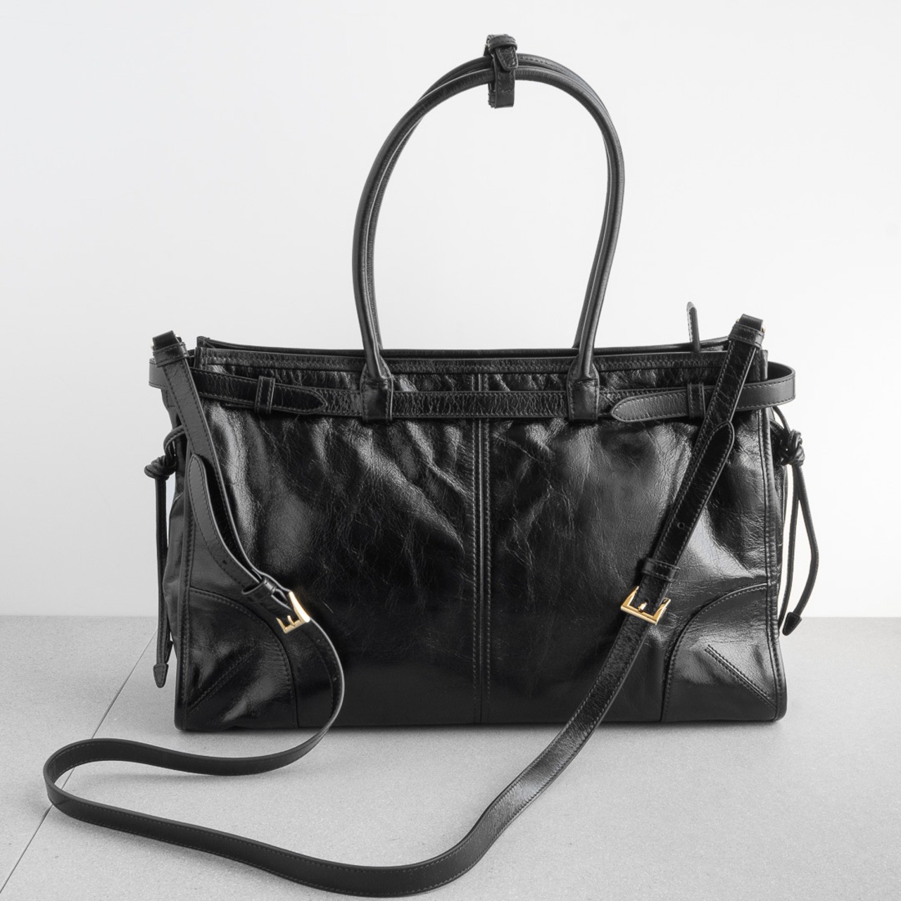 プラダ ボニー ラージ レザー ハンドバッグ ブラック レザー AW25