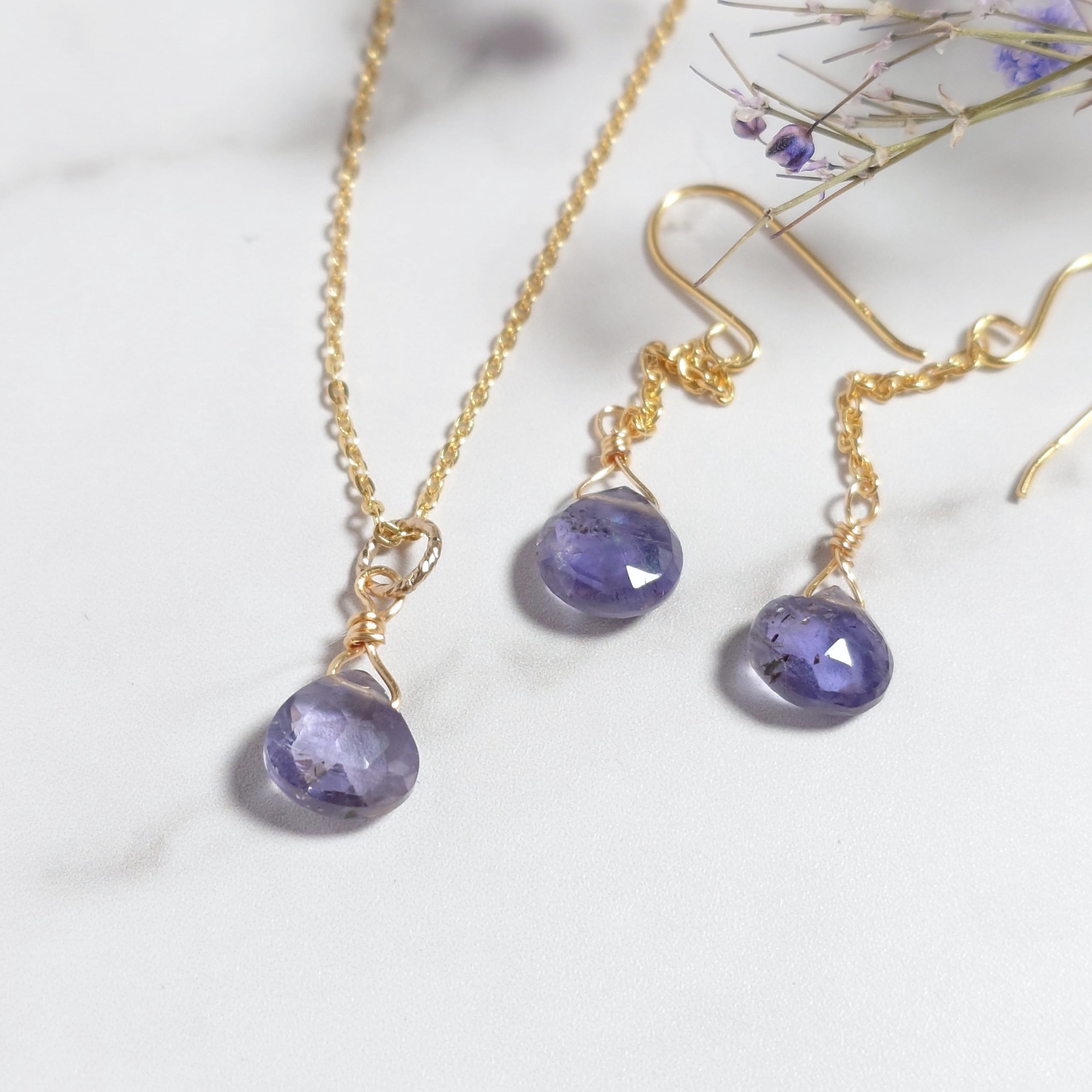 【3月の誕生石アイオライト】【ホワイトデー】【送料無料】【限定コフレ】アイオライト マロンカット ネックレス & ピアス セット 【イヤリング交換/ネックレス長さ調整可能】